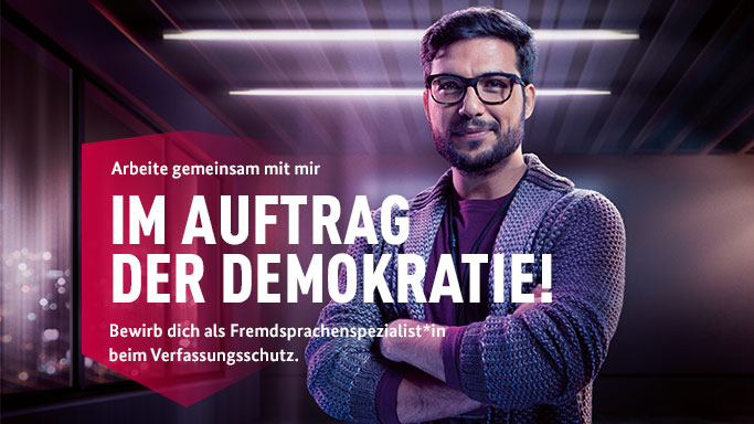 Die Aufnahme zeigt ein Kampagnenbild zum Fachgebiet Fremdsprachen, auf dem ein Mann zu sehen ist. (Quelle: Bundesamt für Verfassungsschutz) Die Aufnahme zeigt ein Kampagnenbild zum Fachgebiet Fremdsprachen, auf dem ein Mann zu sehen ist.