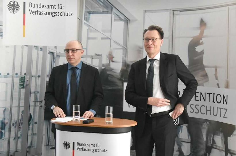 Der BfV-Vizepräsident Sinan Selen und der ASW-Vorsitzende Volker Wagner auf der 15. Sicherheitstagung (Quelle: Bundesamt für Verfassungsschutz) Der BfV-Vizepräsident Sinan Selen und der ASW-Vorsitzende Volker Wagner auf der 15. Sicherheitstagung