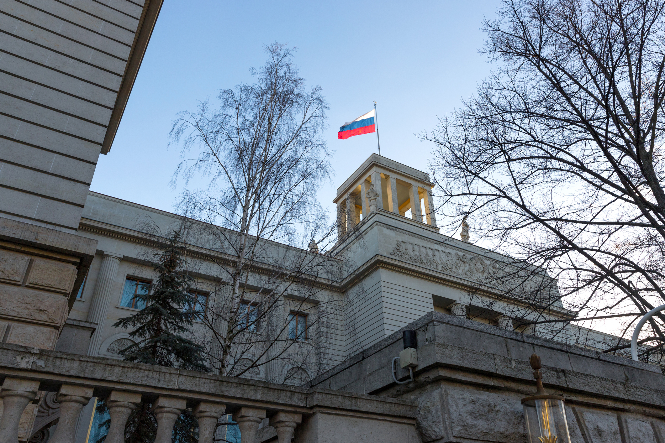 Gebäude der russischen Botschaft in Berlin (Quelle: iStock | Teka77) Gebäude der russischen Botschaft in Berlin