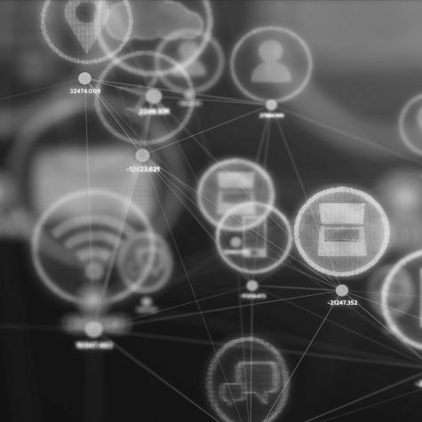 Die Aufnahme zeigt eine 3D-Grafik im Zusammenhang mit dem Internet der Dinge-Konzept, auf der mehrere Icons im Zusammenhang mit der digitalen Kommunikation zu sehen sind (Quelle: MR.Cole_Photographer / Moment / Getty Images) Die Aufnahme zeigt eine 3D-Grafik im Zusammenhang mit dem Internet der Dinge-Konzept, auf der mehrere Icons im Zusammenhang mit der digitalen Kommunikation zu sehen sind