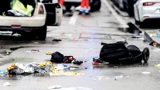 Auf dem Bild sieht man den Tatort nach Anschlag mit einem Pkw in München am 13. Februar 2025. (Quelle: picture alliance/dpa | Matthias Balk) Auf dem Bild sieht man den Tatort nach Anschlag mit einem Pkw in München am 13. Februar 2025.