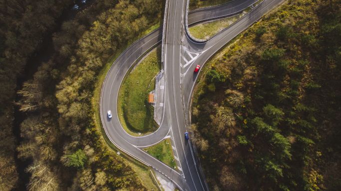 The image shows a bird's eye view of interconnected roads. (Source: Mario Guti/Getty Images) The image shows a bird's eye view of interconnected roads.